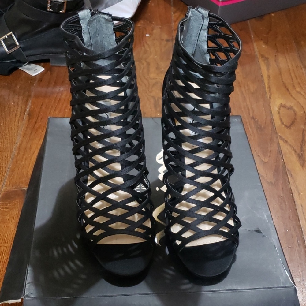 Brand new black heels
